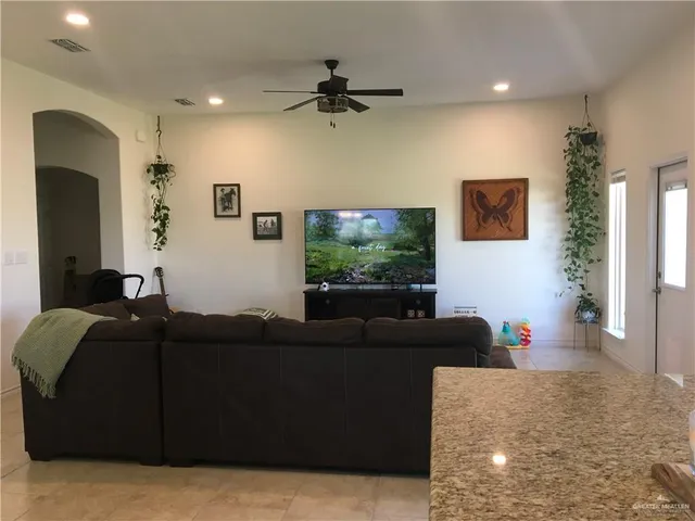 $2,000 | 7507 North 55th Lane, McAllen, TX 78573