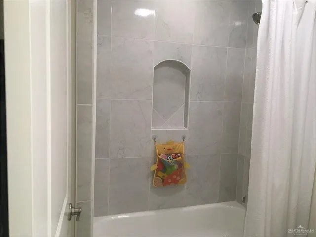 $2,000 | 7507 North 55th Lane, McAllen, TX 78573