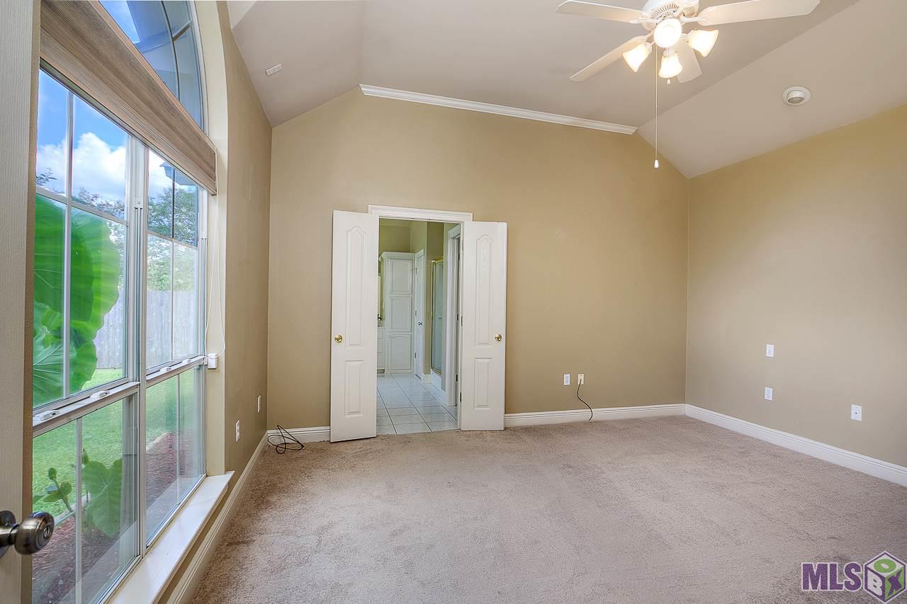 10857 Pinebrook Avenue Baton Rouge, LA 70809 - Photo 10 of 21 Master Bedroom!