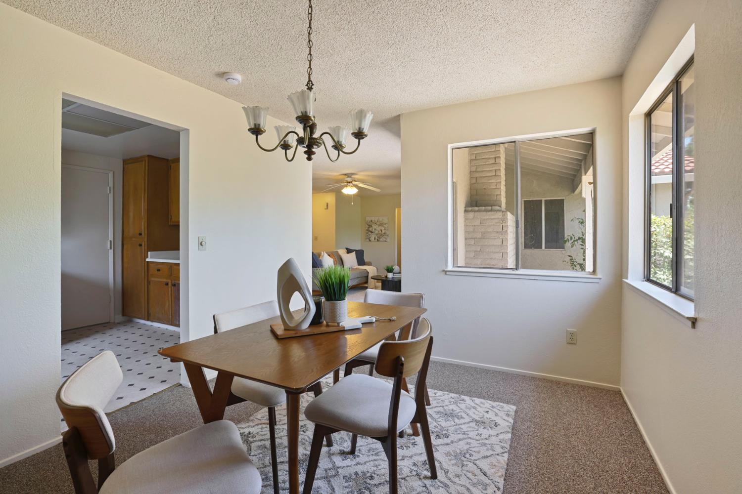 1118 Fallbrook Drive Stockton, CA 95210 - Photo 10 of 38 Gallery Image 10