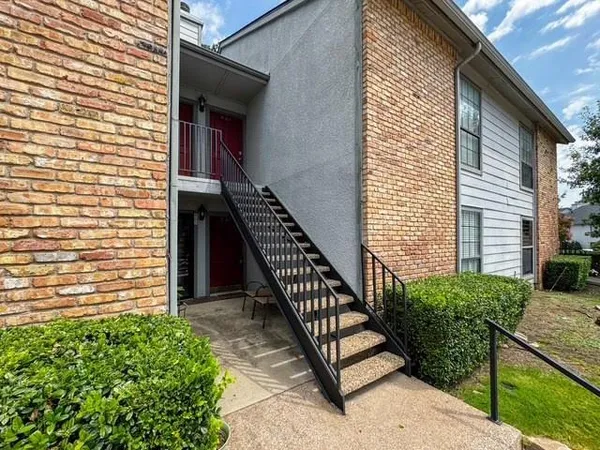 $1,300 | 15151 Berry Trail, Unit 805, Dallas, TX 75248