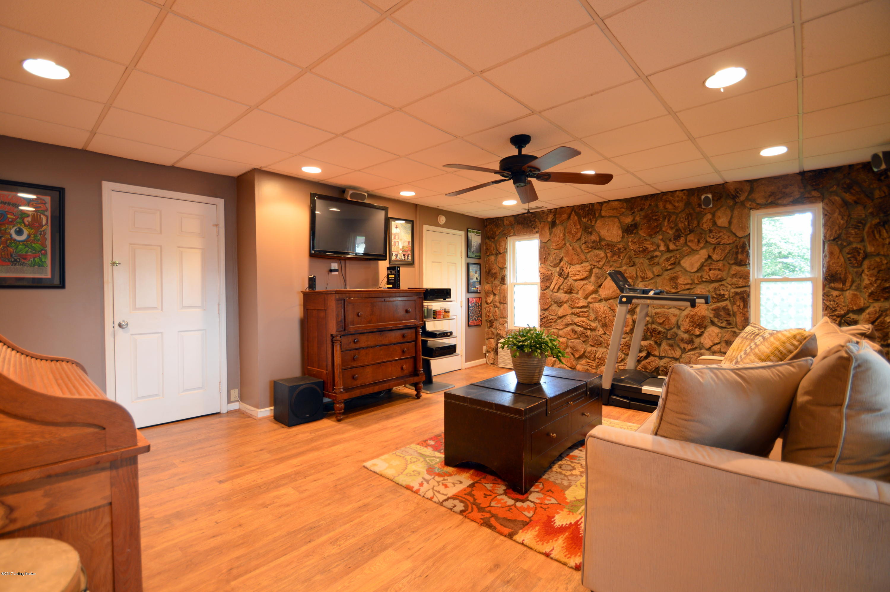3103 Rosedale Boulevard Louisville, KY 40220 - Photo 2 of 31 DSC_0094