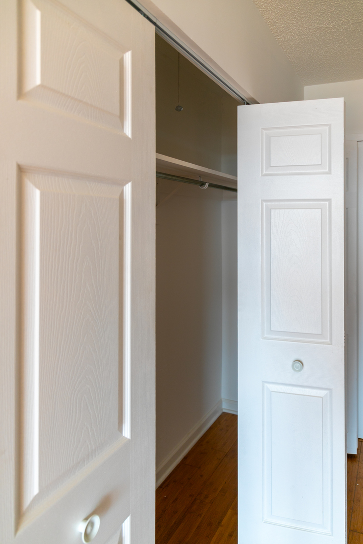 5320 North Sheridan Road, Unit 1310 Chicago, IL 60640 - Photo 3 of 15