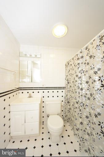223 West Ash Road Sterling, VA 20164 - Photo 25 of 27 Bath