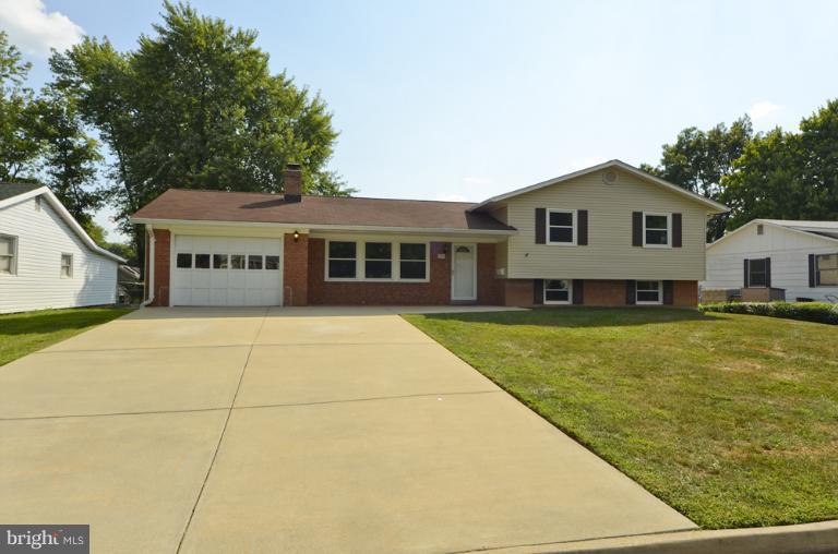 223 West Ash Road Sterling, VA 20164 - Photo 27 of 27 Exterior (Front)