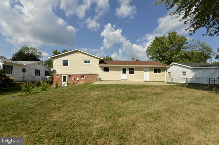223 West Ash Road Sterling, VA 20164 - Photo 10 of 27 Exterior (Rear)