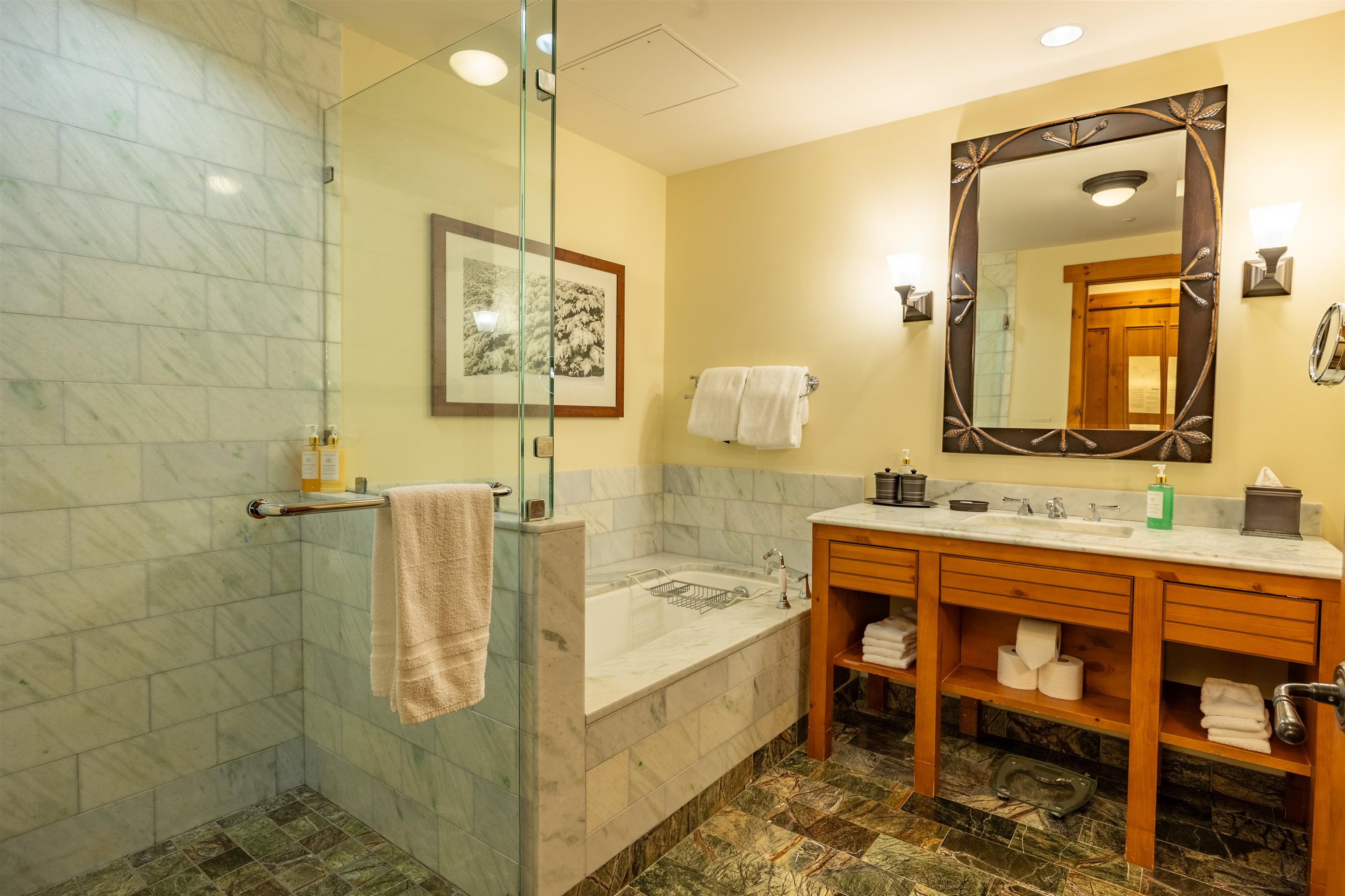 7412 Mountain Road, Unit 1123 Stowe, VT 05672 - Photo 7 of 12 Gallery Image 7
