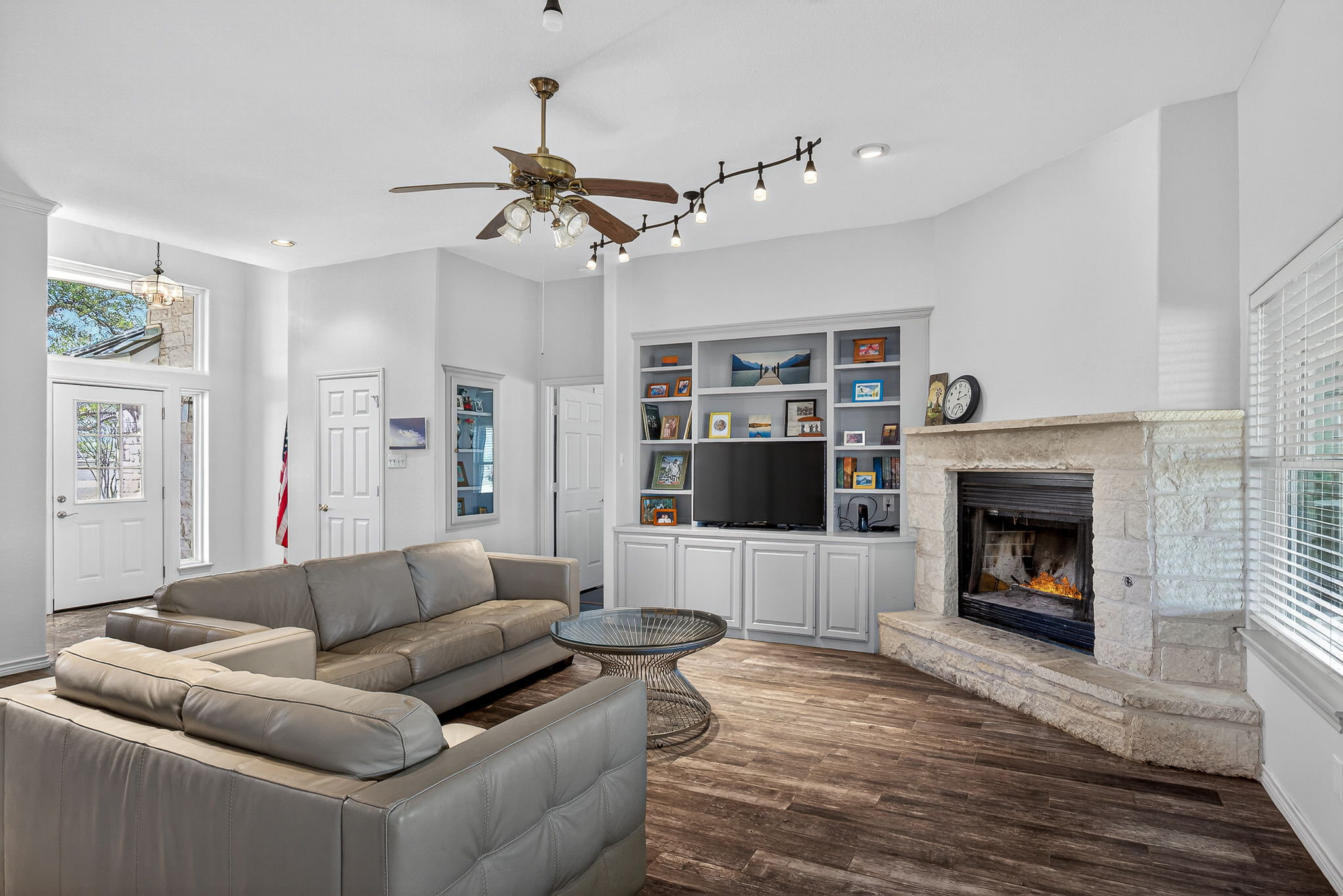 13639 Abrahamson Road Elgin, TX 78621 - Photo 12 of 30