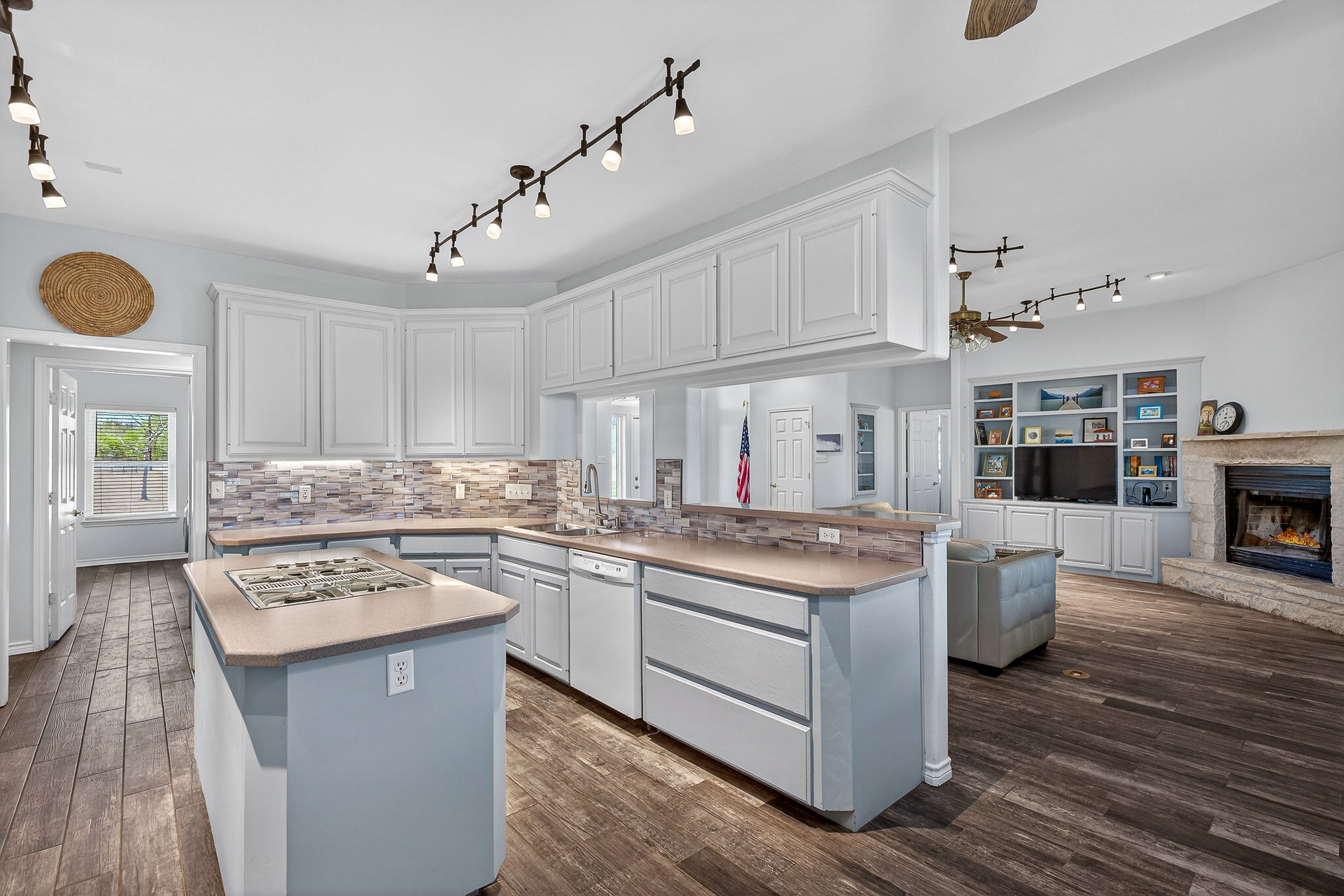 13639 Abrahamson Road Elgin, TX 78621 - Photo 14 of 30