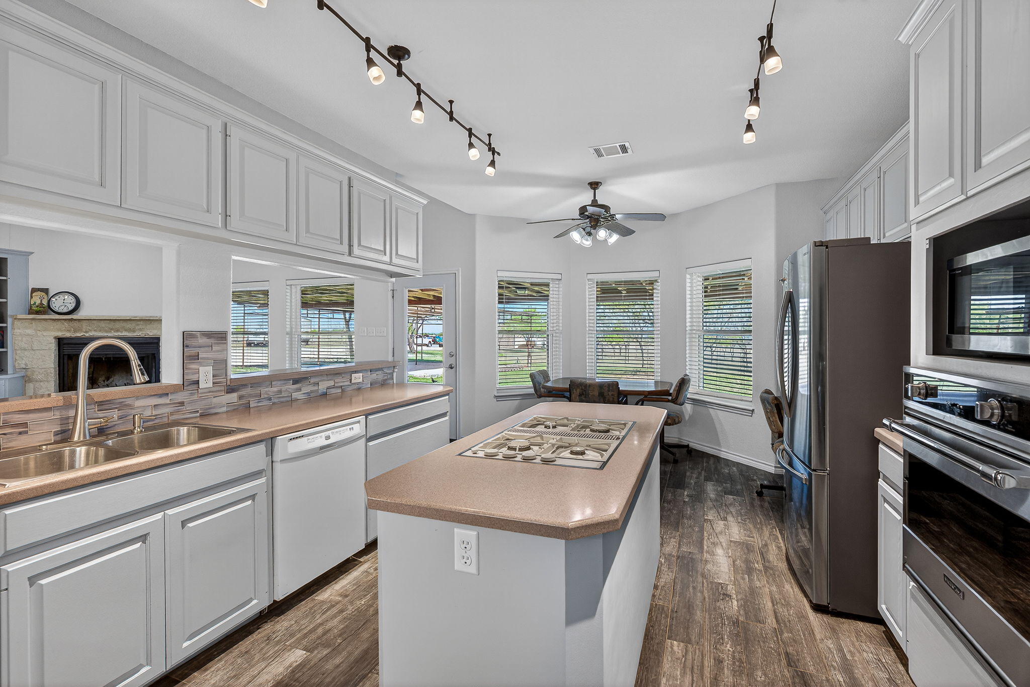 13639 Abrahamson Road Elgin, TX 78621 - Photo 15 of 30