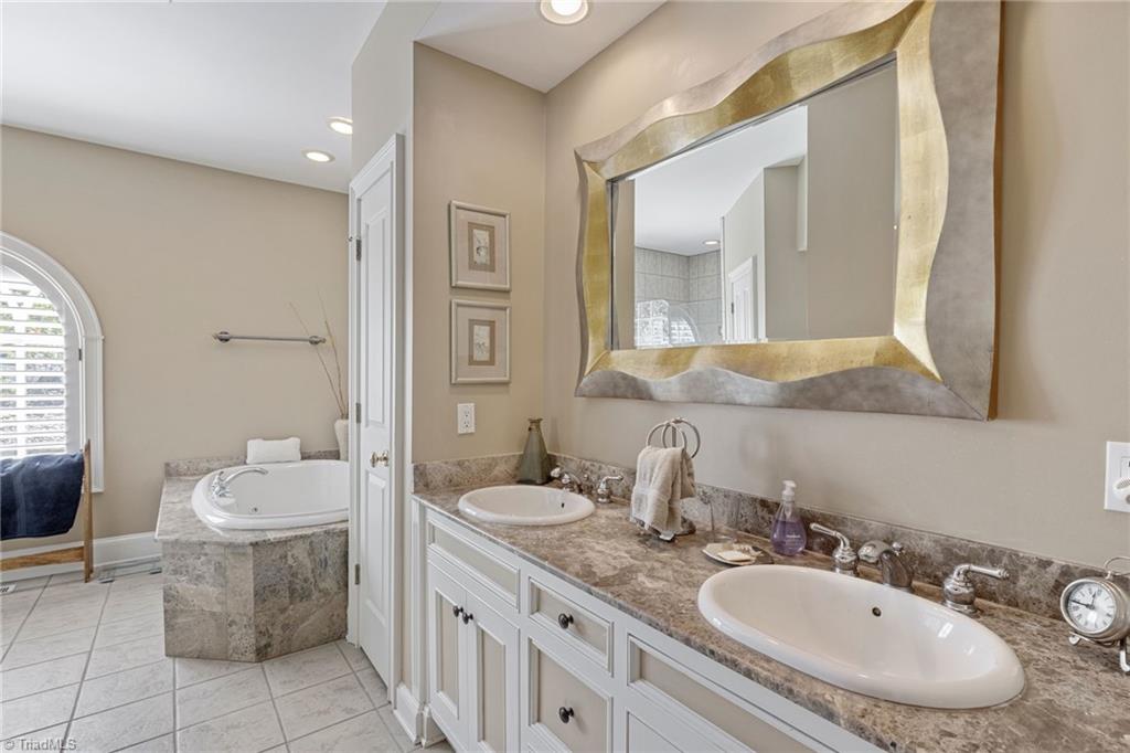 2908 Maggie Court High Point, NC 27262 - Photo 34 of 48