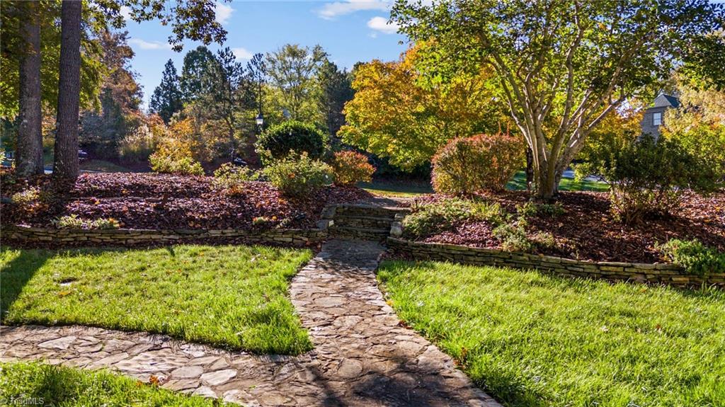 2908 Maggie Court High Point, NC 27262 - Photo 4 of 48