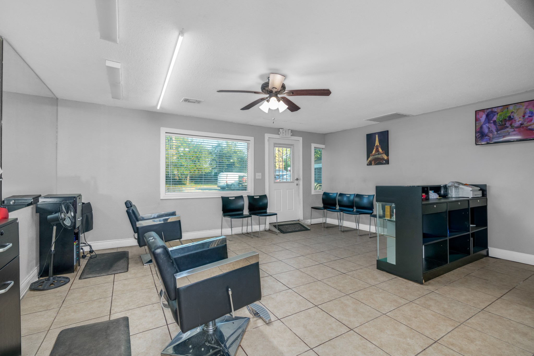 10041 Fulton Street Houston, TX 77076 - Photo 18 of 29 a living room with furniture and window