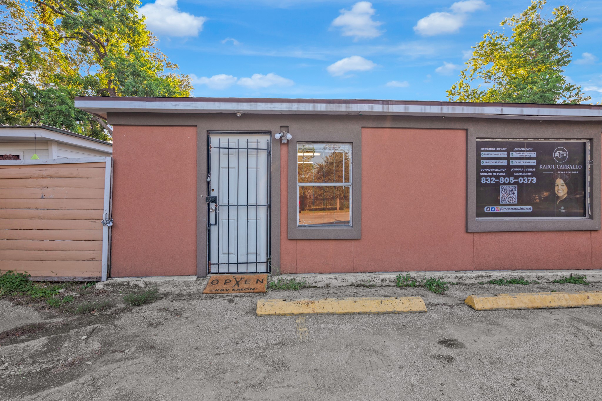 10041 Fulton Street Houston, TX 77076 - Photo 10 of 29 a front view of a house