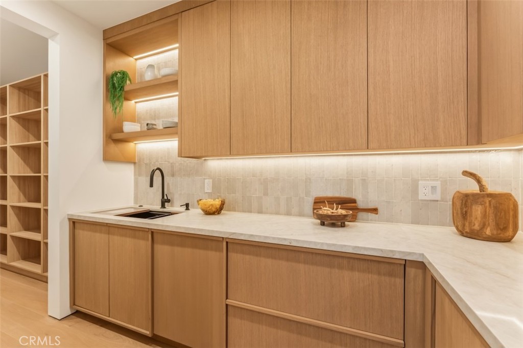 10433 Valley Spring Lane Toluca Lake, CA 91602 - Photo 13 of 69