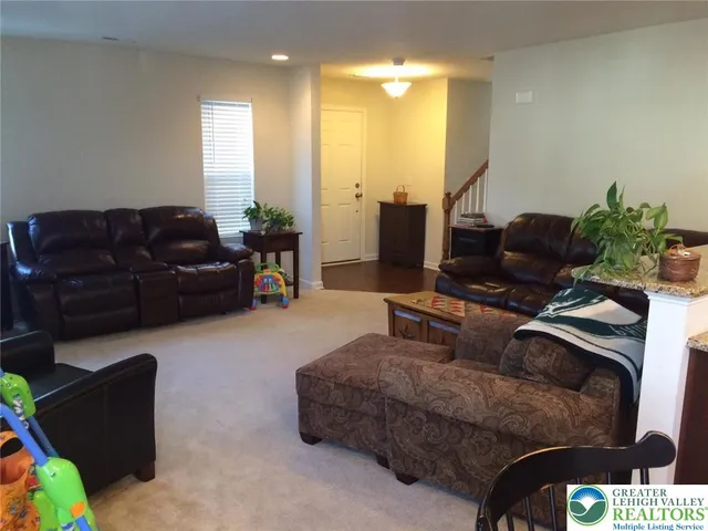 $2,275 | 5934 Valley Forge Drive, Coopersburg, PA 18036