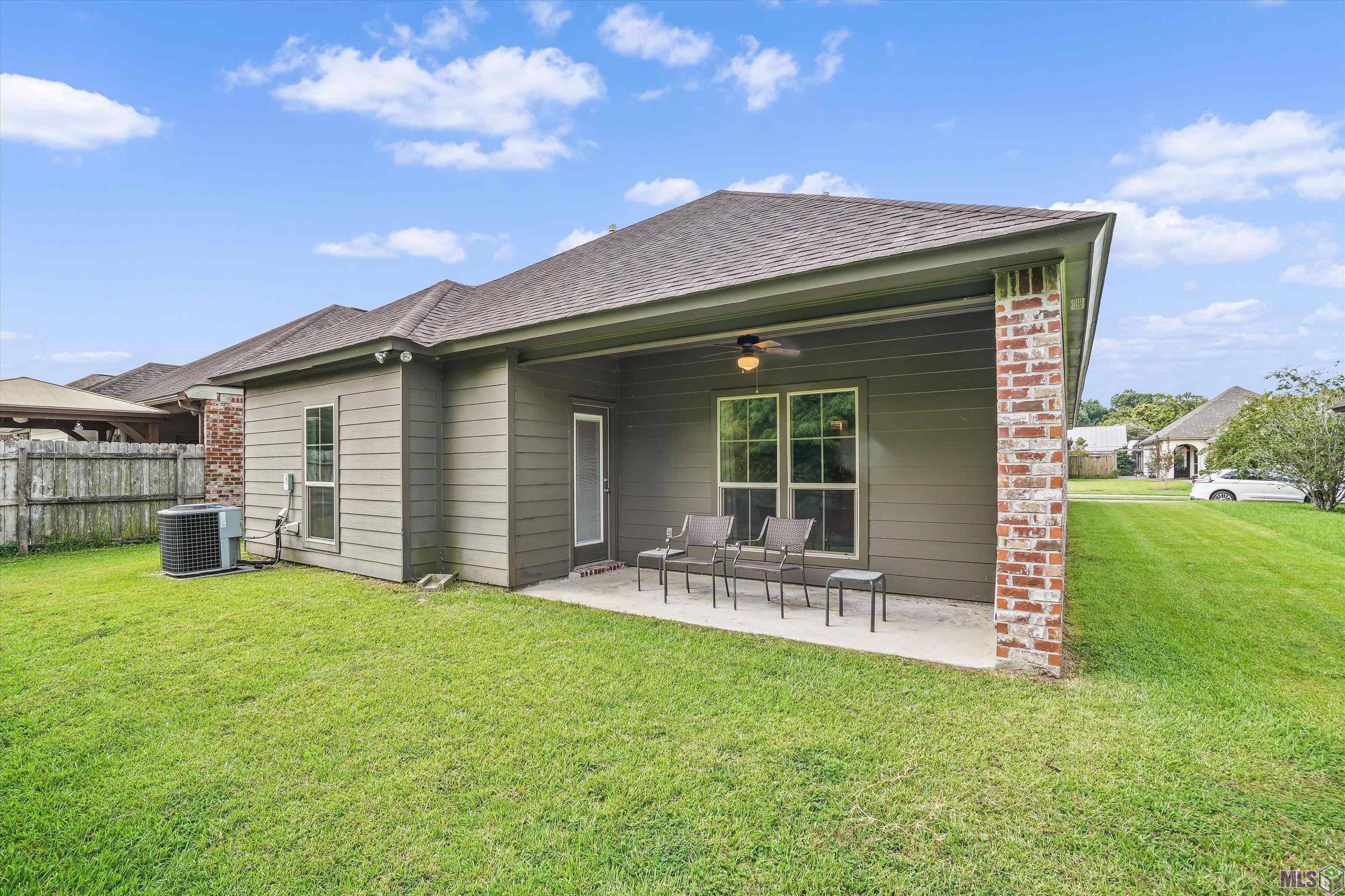 7703 Ibiza Drive Baton Rouge, LA 70820 - Photo 15 of 20 Back Porch