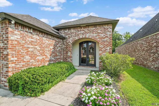 $2,400 | 7703 Ibiza Drive, Baton Rouge, LA 70820