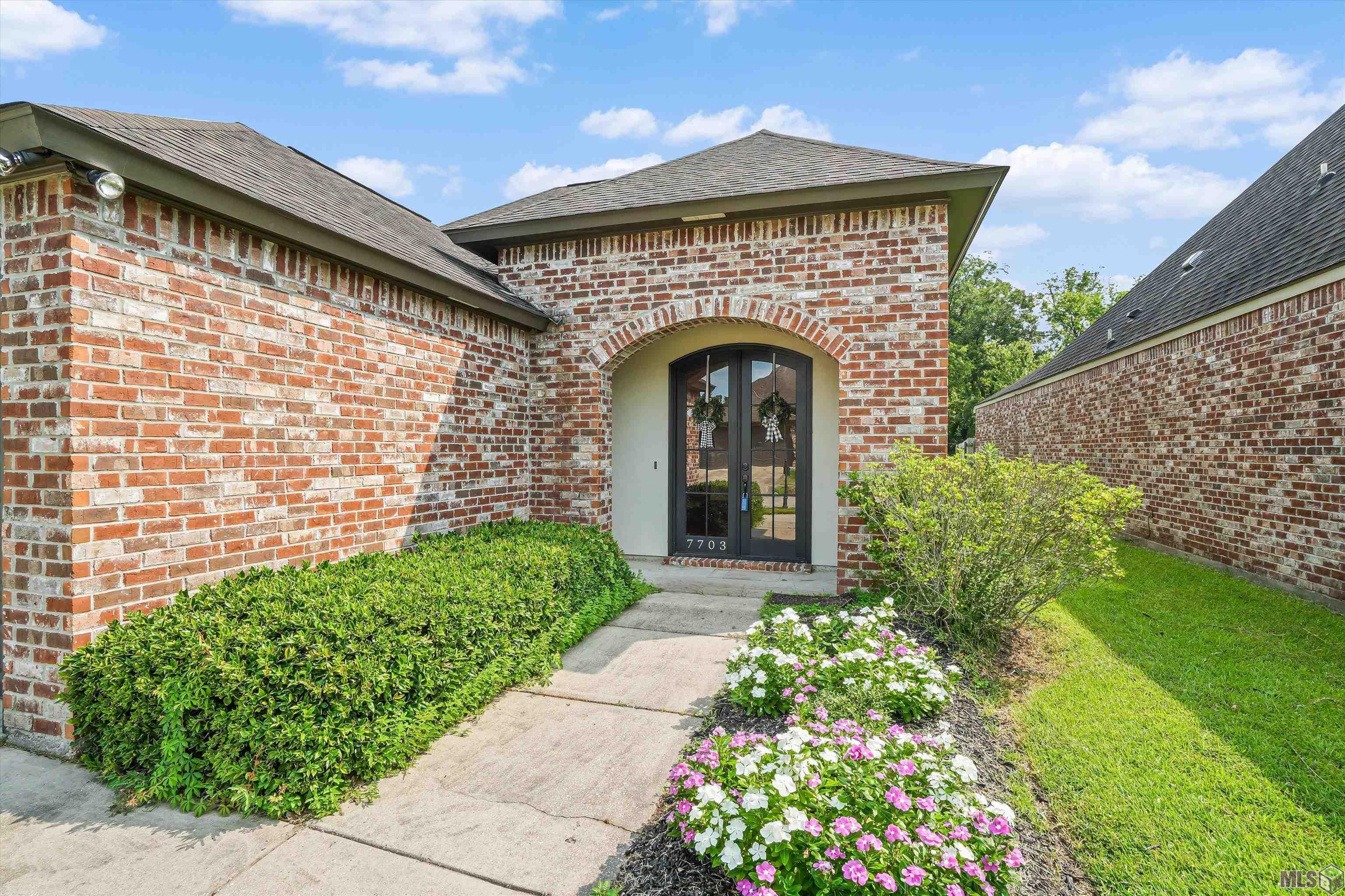 7703 Ibiza Drive Baton Rouge, LA 70820 - Photo 2 of 20