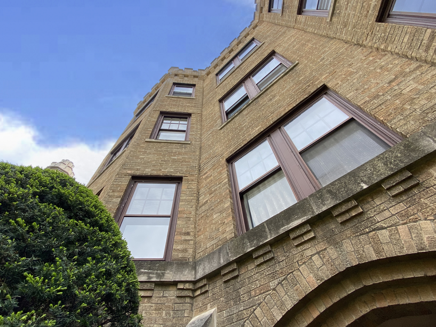 2422 West Greenleaf Avenue, Unit 1 Chicago, IL 60645 - Photo 3 of 28
