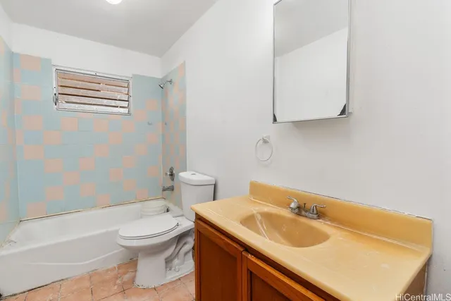 $1,275,000 | 2548 North School Street, Honolulu, HI 96819