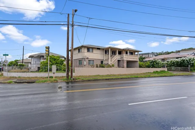 $1,275,000 | 2548 North School Street, Honolulu, HI 96819