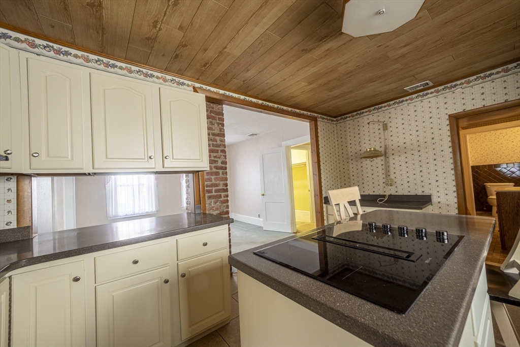 16 South Merrill Street Haverhill, MA 01835 - Photo 9 of 21