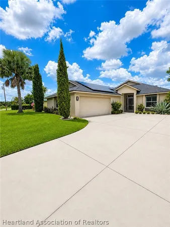 $775,000 | 1058 Lake Carrie Drive, Lake Placid, FL 33852
