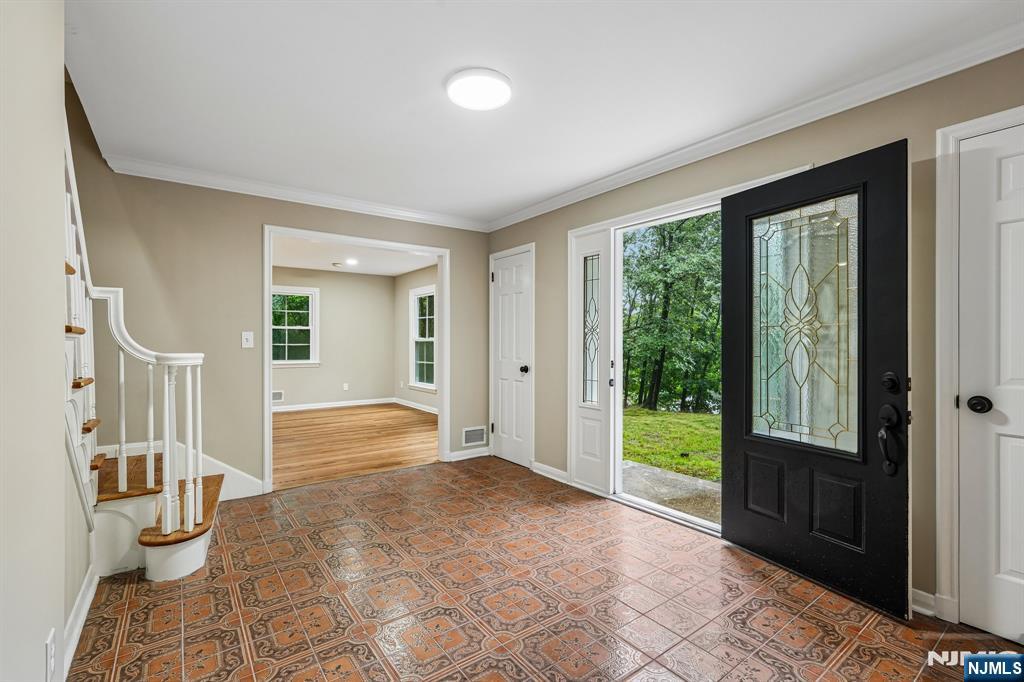 12 Apache Road Wayne, NJ 07470 - Photo 5 of 47