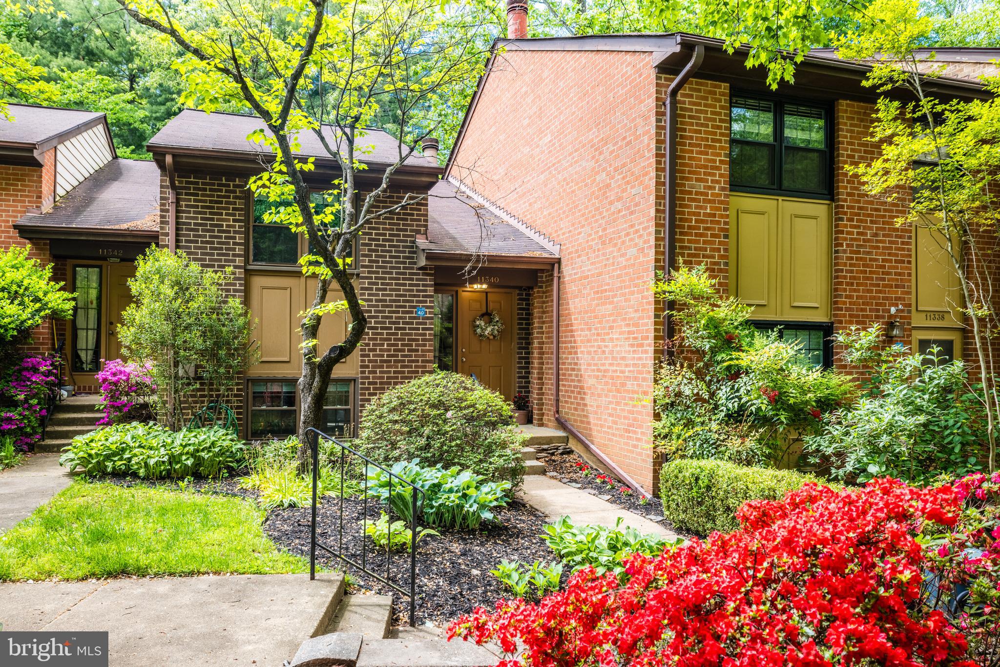 11340 Headlands Court Reston, VA 20191 - Photo 1 of 31 WELCOME HOME!