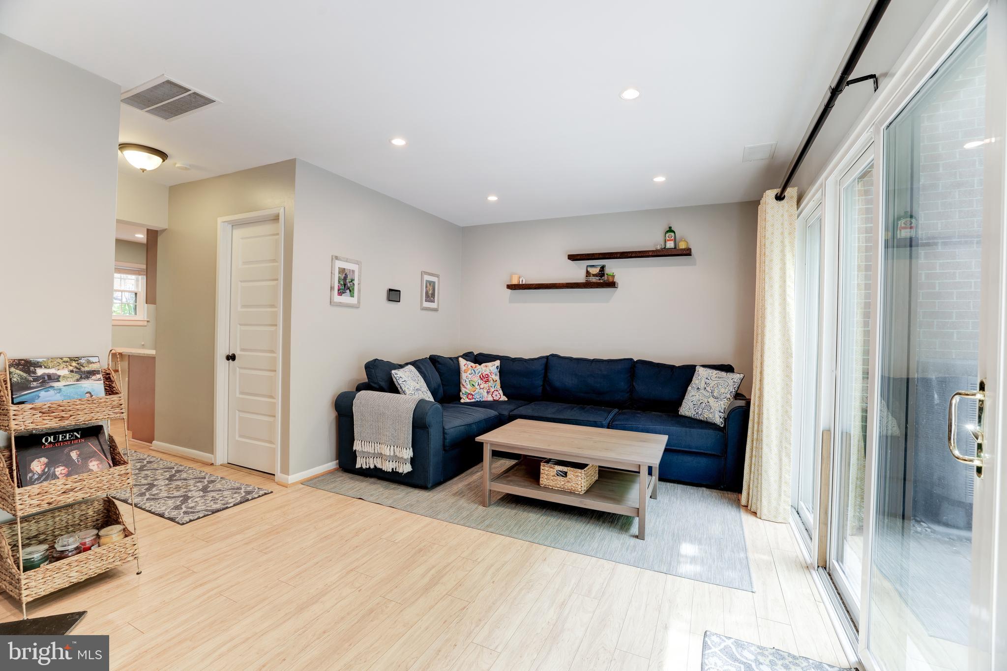 11340 Headlands Court Reston, VA 20191 - Photo 21 of 31 Living room directly off kitchen