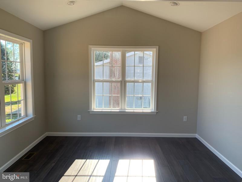2006 Weavertown Road Lebanon, PA 17046 - Photo 17 of 29 Gallery Image 17