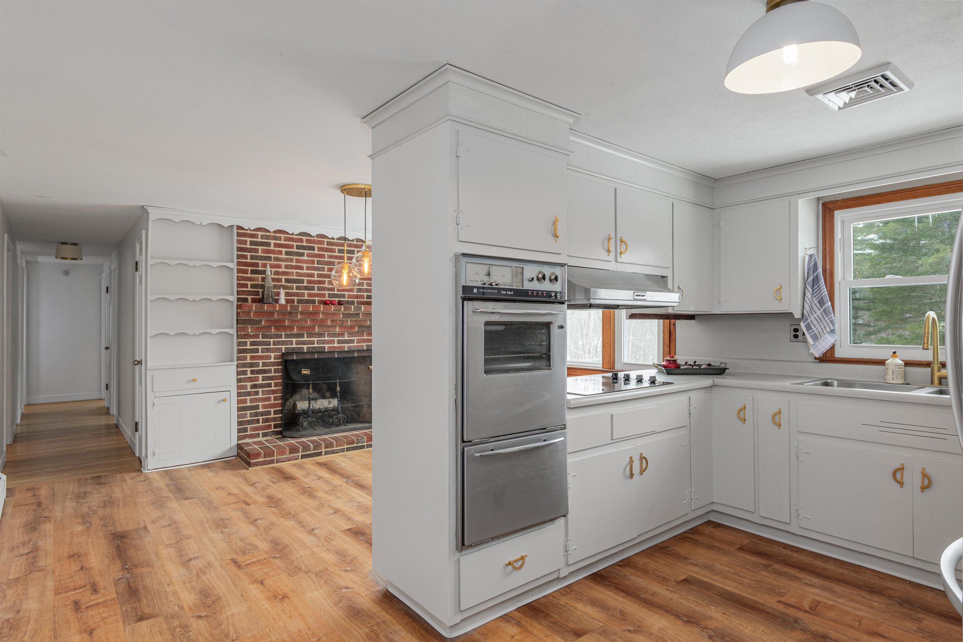 5 Maple Avenue Atkinson, NH 03811 - Photo 4 of 47