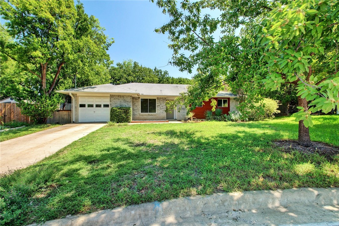 900 Aurora Circle Austin, TX 78757 - Photo 2 of 22