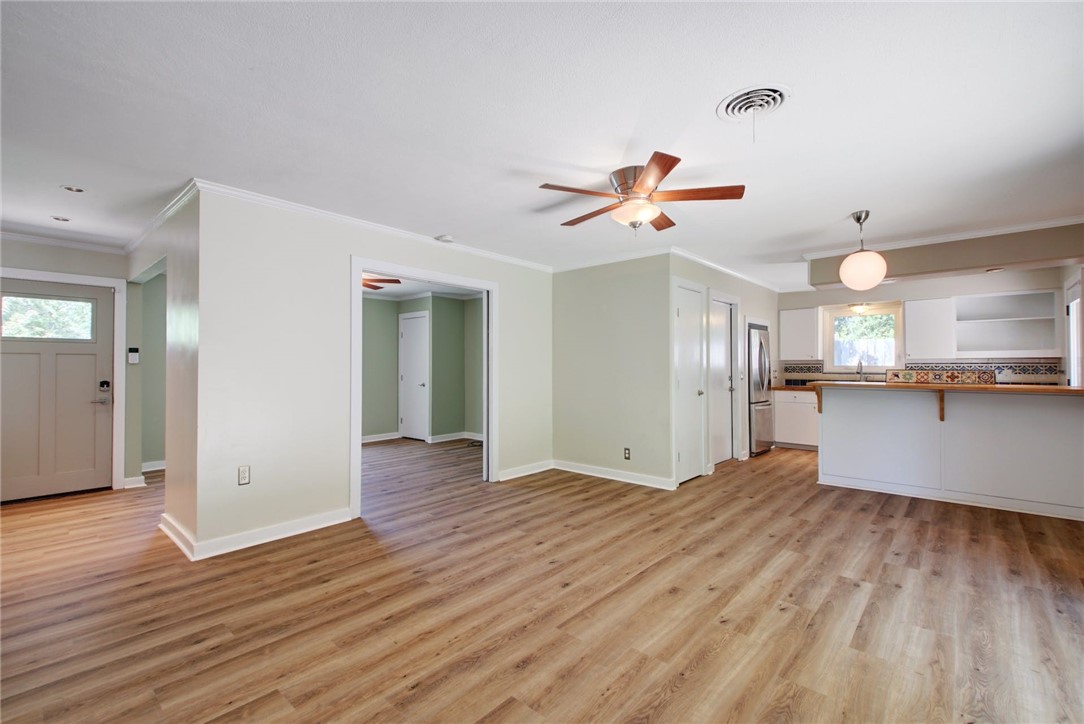 900 Aurora Circle Austin, TX 78757 - Photo 6 of 22