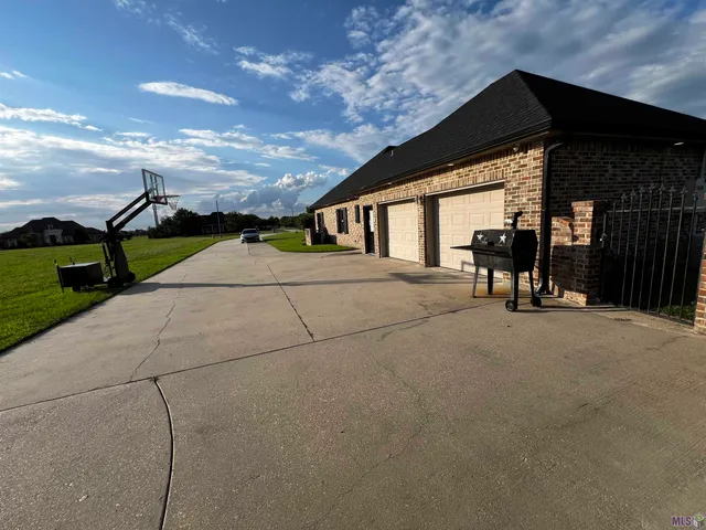 $760,000 | 257 Longdale Drive, Schriever, LA 70395