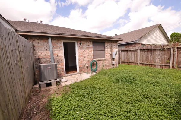 $1,250 | 5511 Cripple Brook Court, Houston, TX 77017