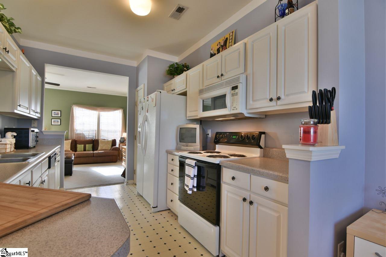 44 Spring Crossing Circle Greer, SC 29650 - Photo 7 of 36
