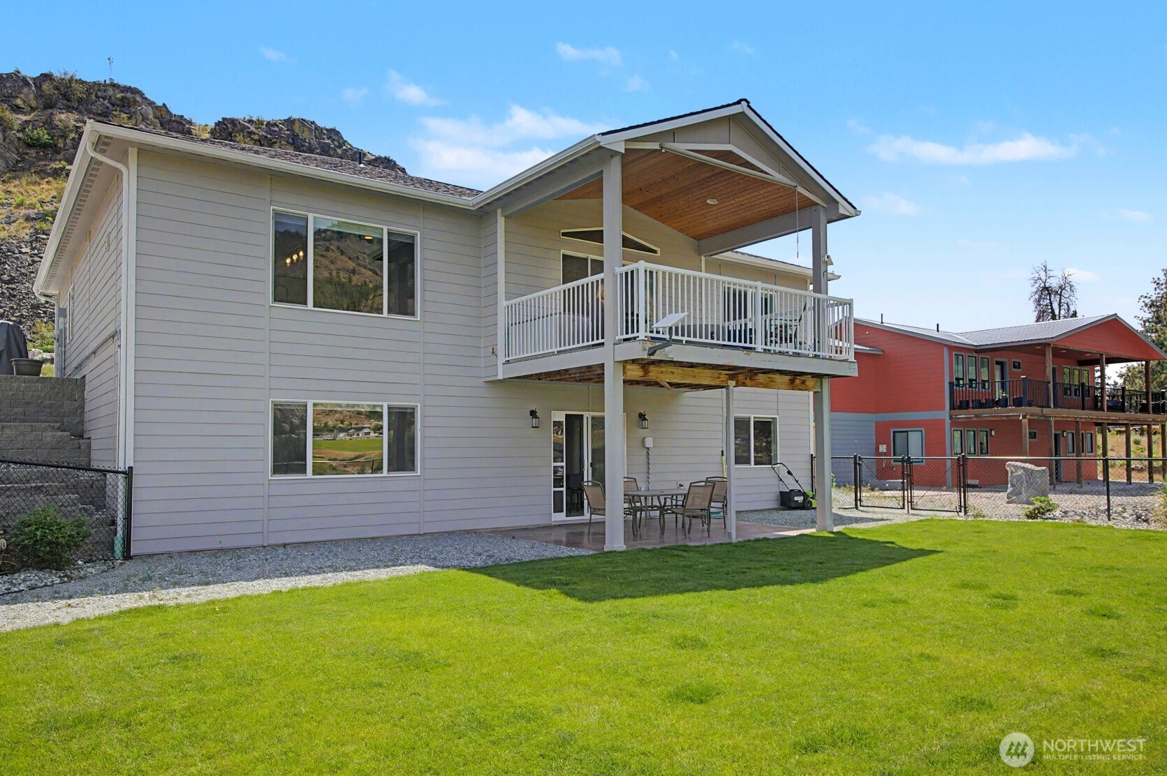 22 Frontage Road Pateros, WA 98846 - Photo 22 of 33