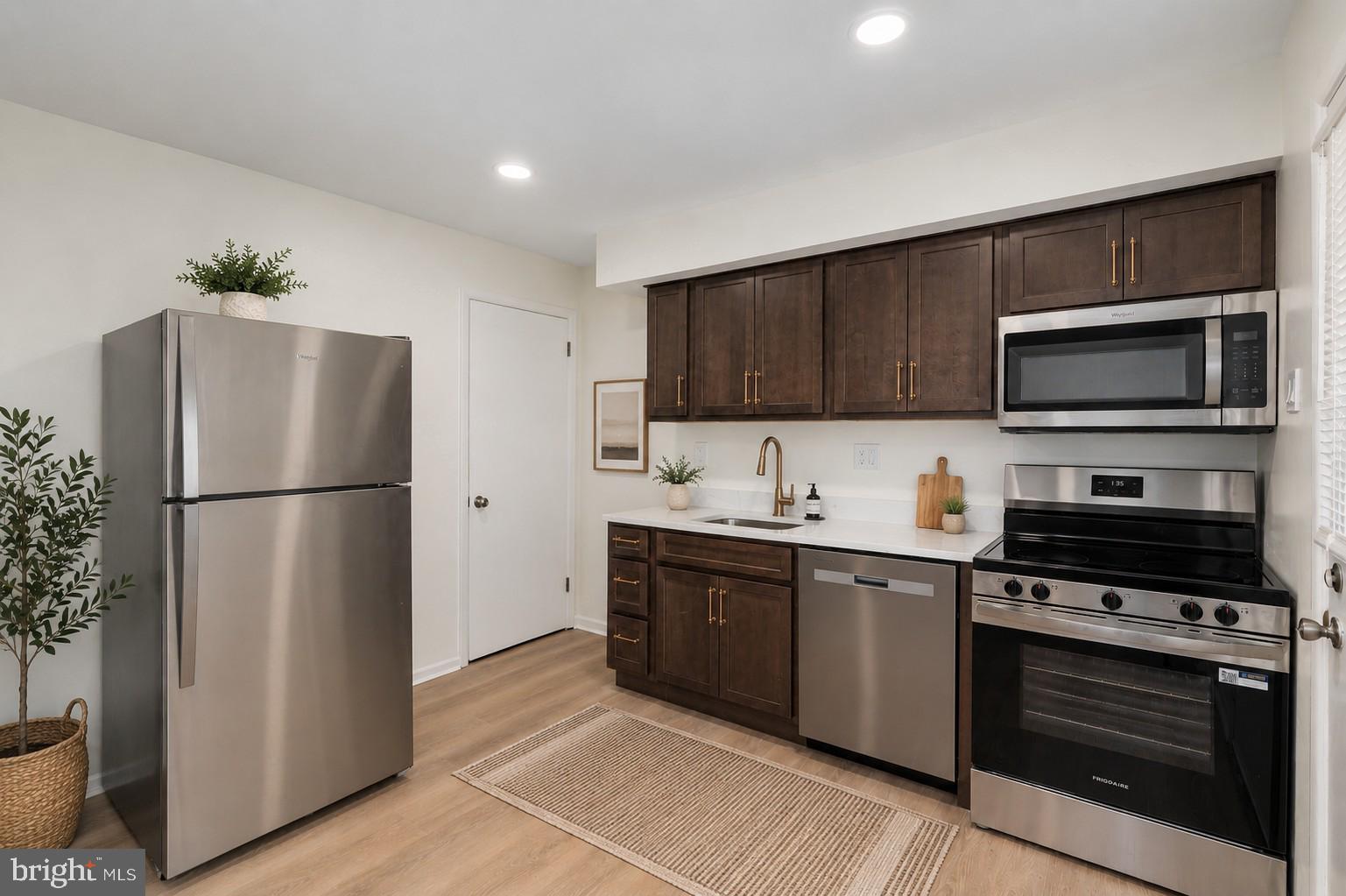 305 South Warminster Road, Unit A1 Hatboro, PA 19040 - Photo 4 of 46