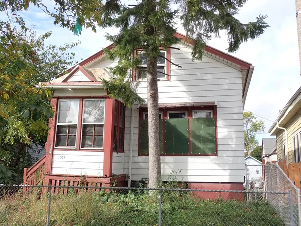$106,300 | 1537 South 9th Street, Milwaukee, WI 53204