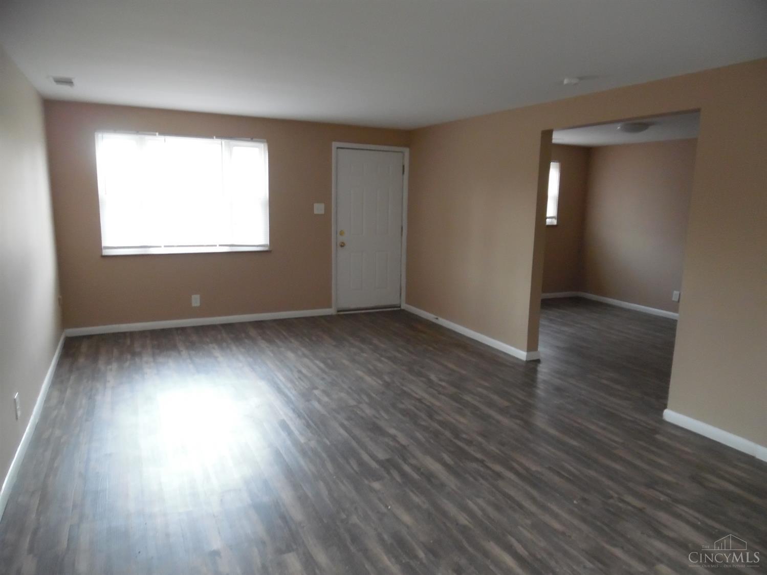 8631 Butler Warren Road West Chester, OH 45069 - Photo 5 of 29 Gallery Image 5