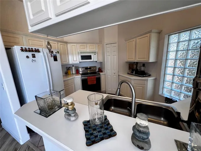 $3,195 | 7200 Bay Club Way, Orlando, FL 32835