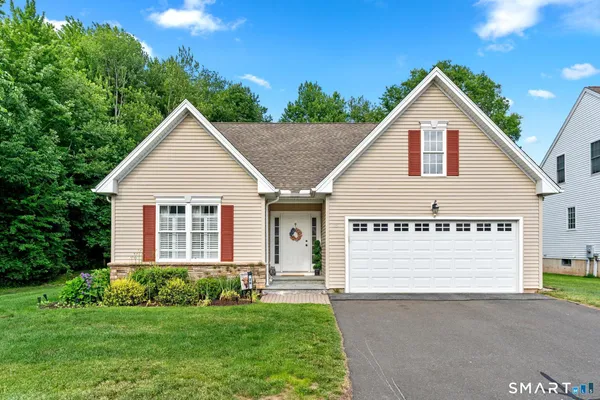 $599,900 | 26 Mystique Lane, Unit 26, Cromwell, CT 06416