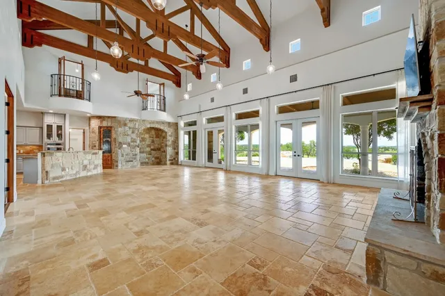 a view of an entryway with a livingroom