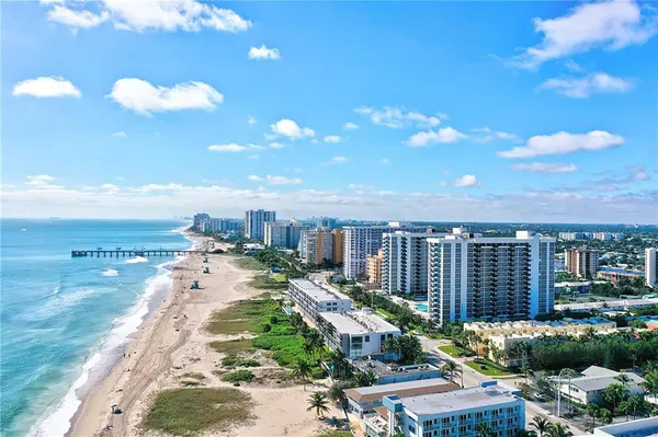 $930,000 | 525 North Ocean Boulevard, Unit T2, Pompano Beach, FL 33062