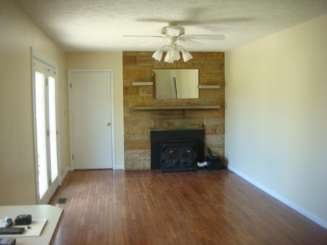634 Griffith Road Greenwood, IN 46143 - Photo 3 of 8 Gallery Image 3