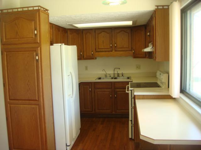 634 Griffith Road Greenwood, IN 46143 - Photo 4 of 8 Gallery Image 4