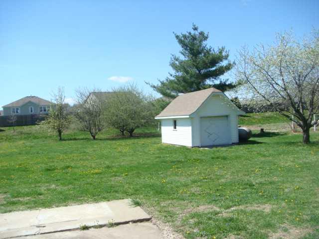 634 Griffith Road Greenwood, IN 46143 - Photo 5 of 8 Gallery Image 5