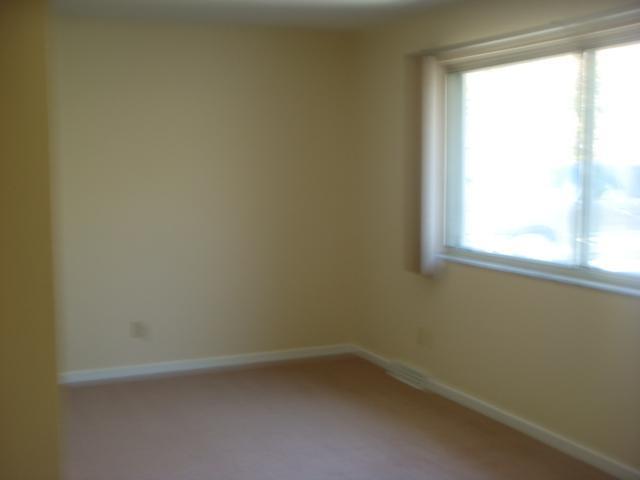 634 Griffith Road Greenwood, IN 46143 - Photo 6 of 8 Gallery Image 6